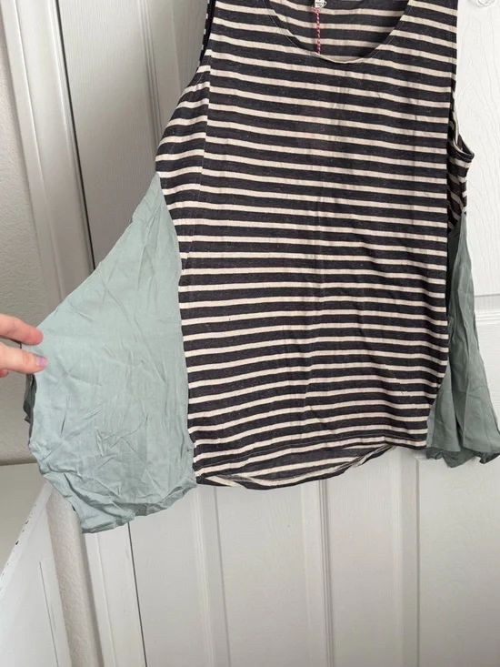 Umgee Black and Cream Striped Sleeveless Tank - Picture 2 of 4